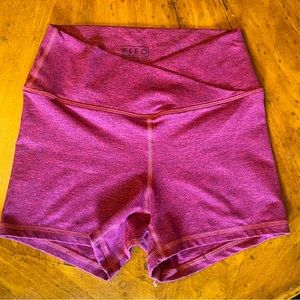 COPY - FLEO opulent V waistband shorts (4”)